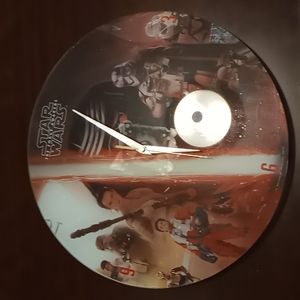 Star Wars clock.